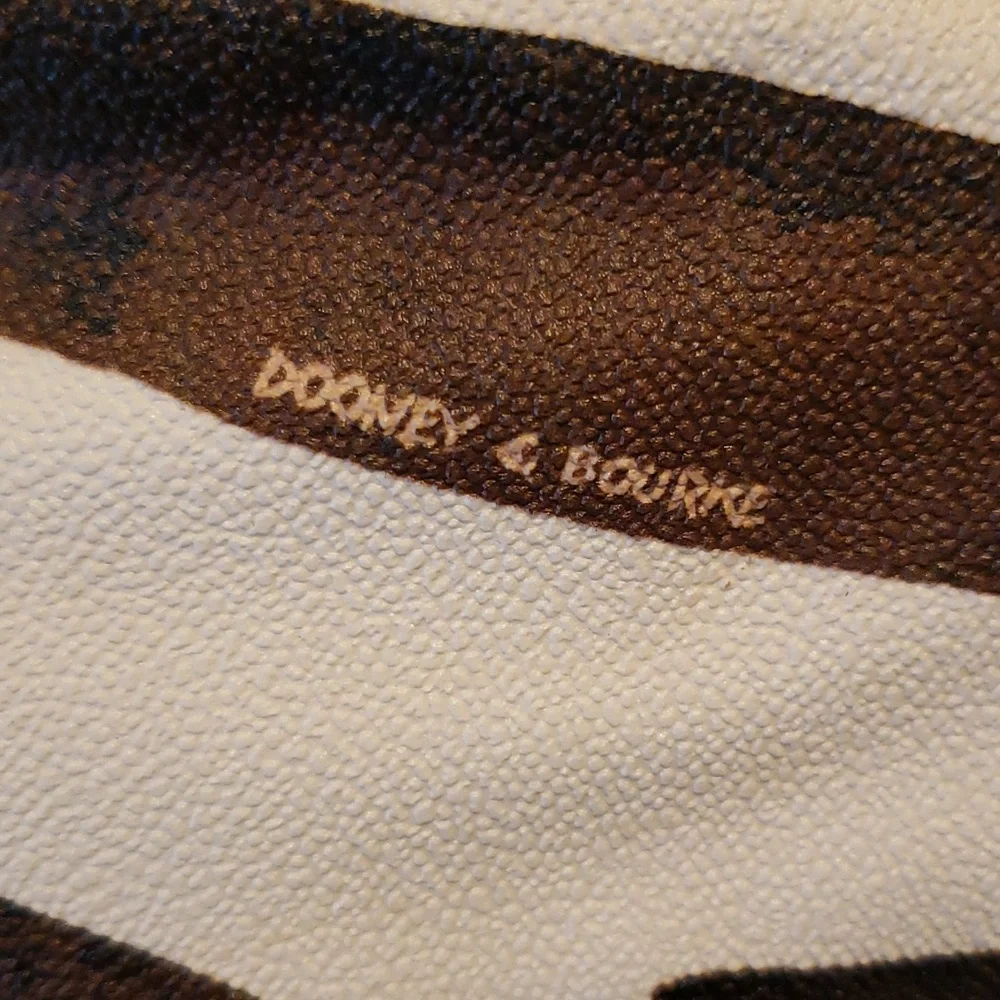 Dooney and Bourke zebra tote - Picture 3 of 16